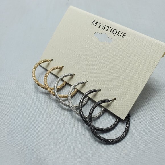 Mystique multi hoop multiple earrings - Picture 2 of 4